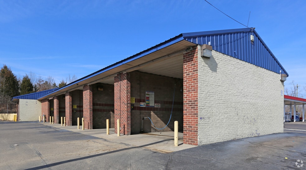 Primary Photo Of 8037 Hamilton Ave, Cincinnati Carwash For Lease