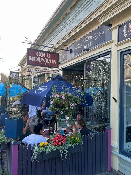 More Photos Of 2015 Main St, Bethlehem Restaurant For Sale