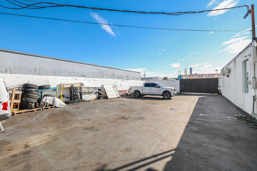 More Photos Of 4980 E 10th Ct, Hialeah Warehouse For Sale