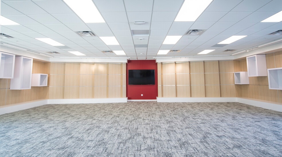 More Photos Of 5111 W JB Hunt Dr, Rogers Office For Lease