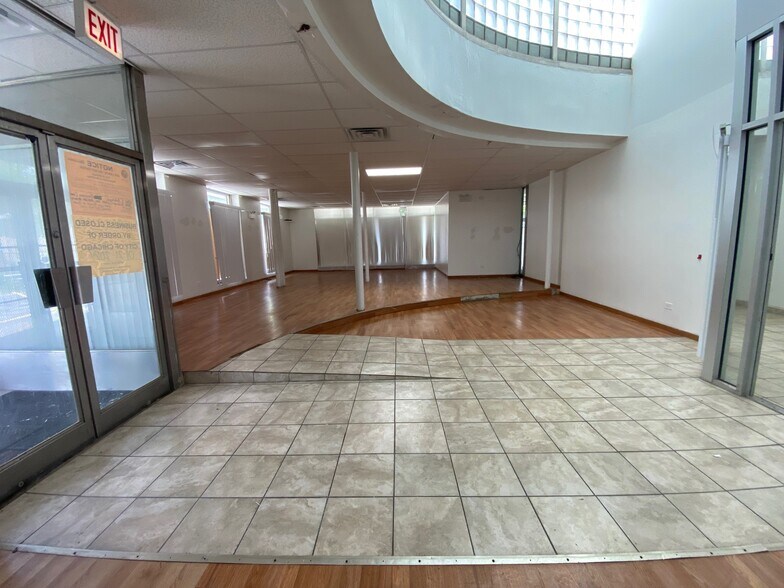 More Photos Of 5140 S Ashland Ave, Chicago Office For Sale