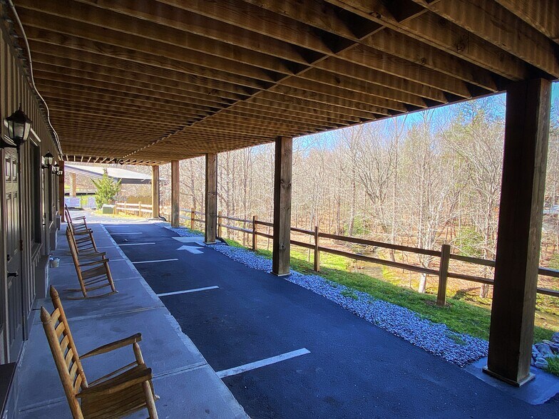 More Photos Of 171 Copperhead Pky, Blairsville Hotel For Sale