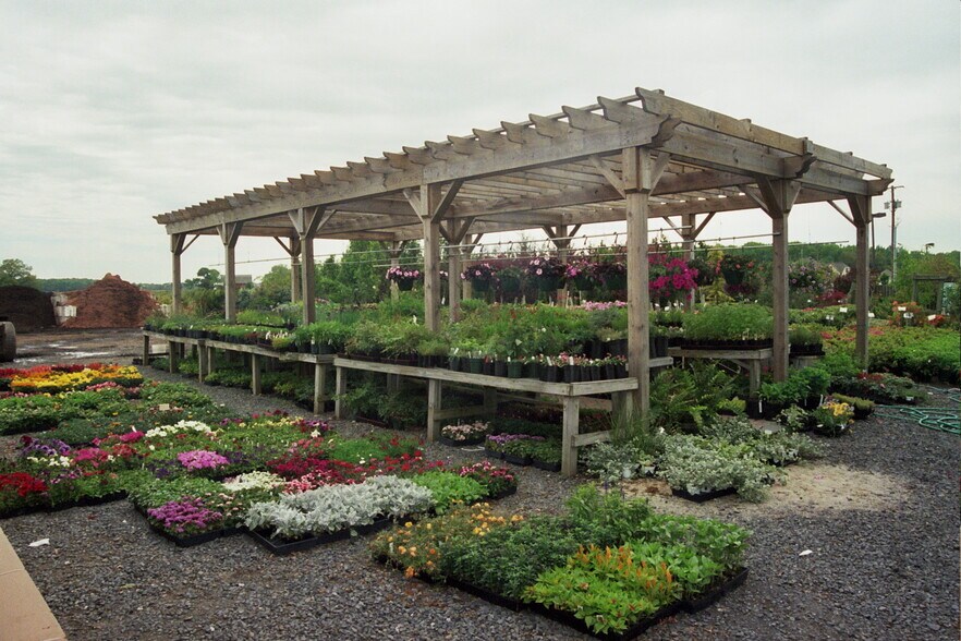 More Photos Of 434 Oakshade Rd, Shamong Garden Center For Sale