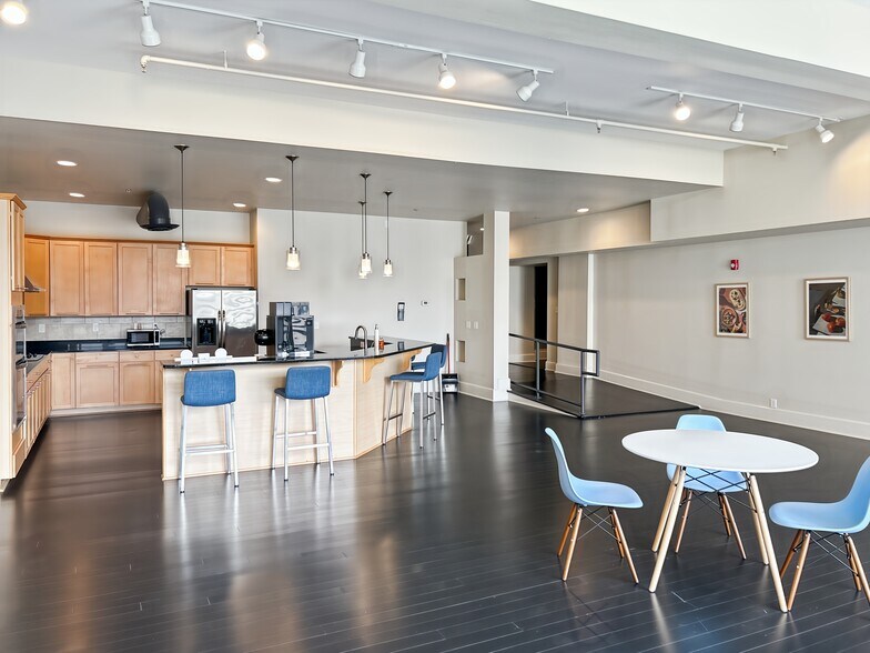 More Photos Of 22 E Washington St, Indianapolis Coworking Space