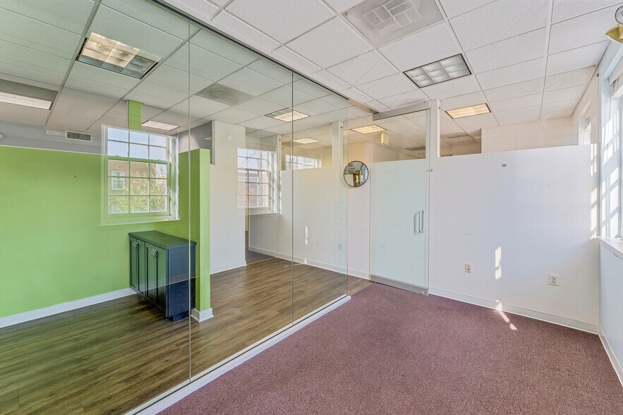 More Photos Of 728 S Washington St, Alexandria Office For Sale
