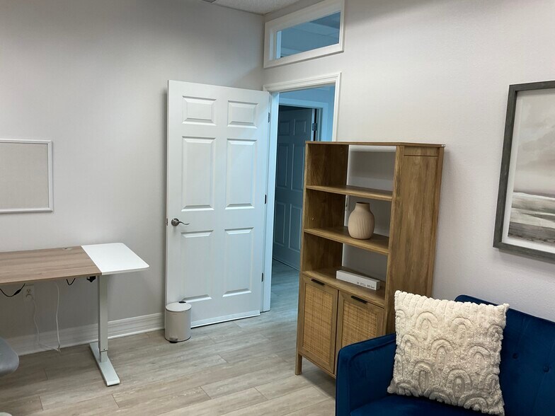 More Photos Of 29160 Chapel Park Dr, Wesley Chapel Office For Lease