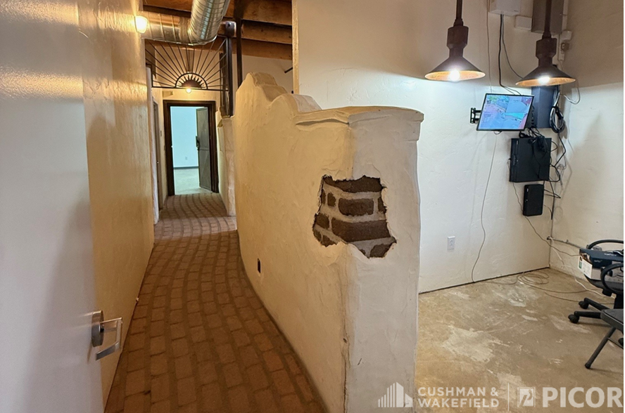 More Photos Of 546 E 25th St, Tucson Manufacturing For Lease