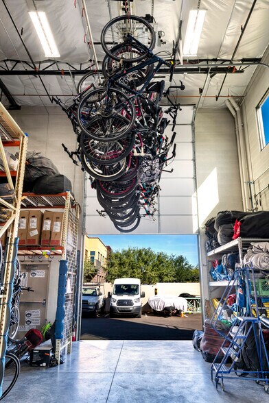 More Photos Of 17465 N 93rd St, Scottsdale Showroom For Sale