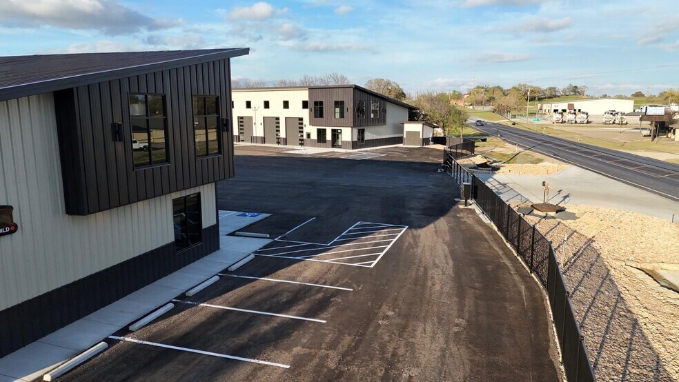 More Photos Of 2720 Ranger Hwy, Weatherford Light Distribution For Lease