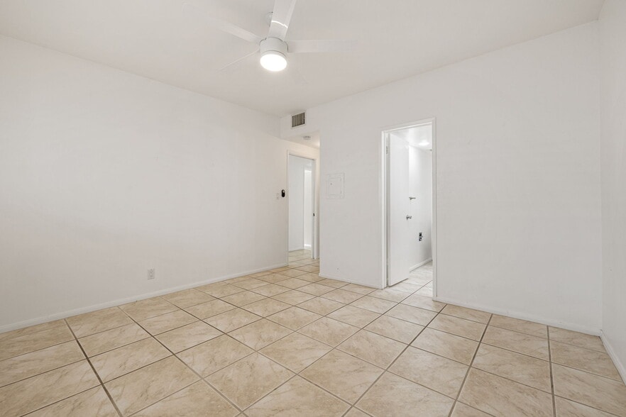 More Photos Of 2080 S Camino Real, Palm Springs Apartments For Sale