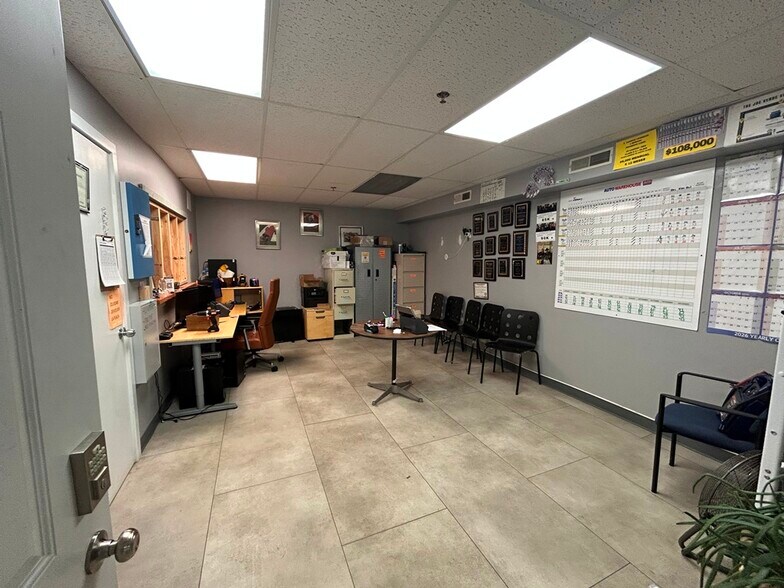 More Photos Of 3375 W Grand Ave, Waukegan Auto Dealership For Sale