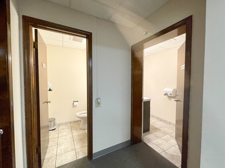 More Photos Of 6252 N Lincoln Ave, Chicago Office For Lease