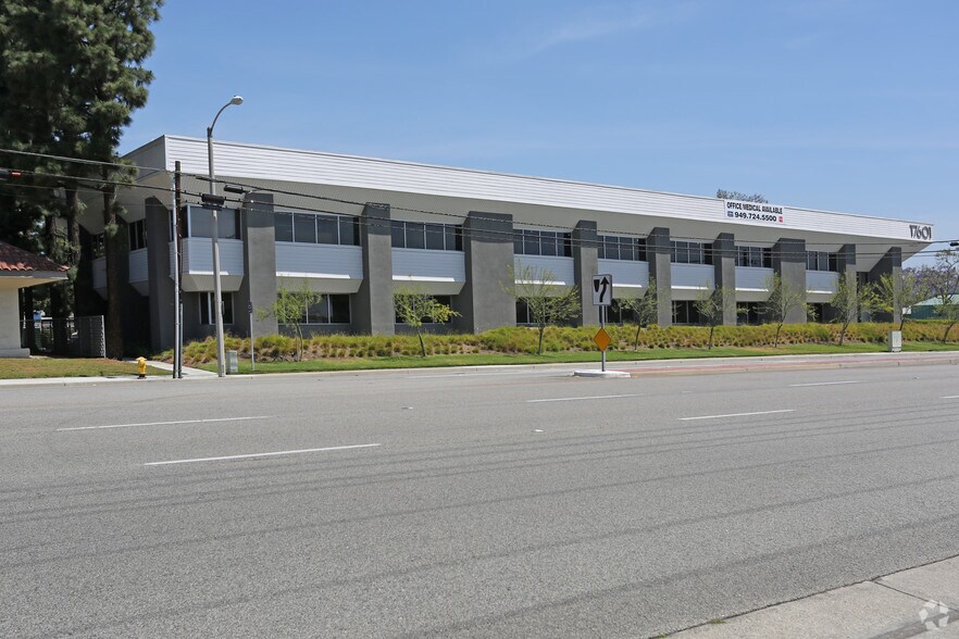 More Photos Of 17601 E 17th St, Tustin Medical For Lease