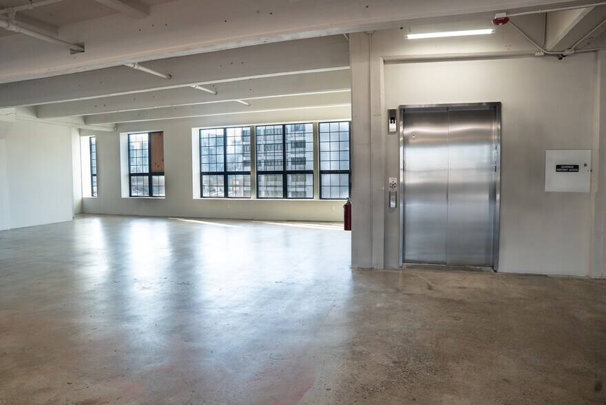 More Photos Of 42-45 12th St, Long Island City Manufacturing For Lease