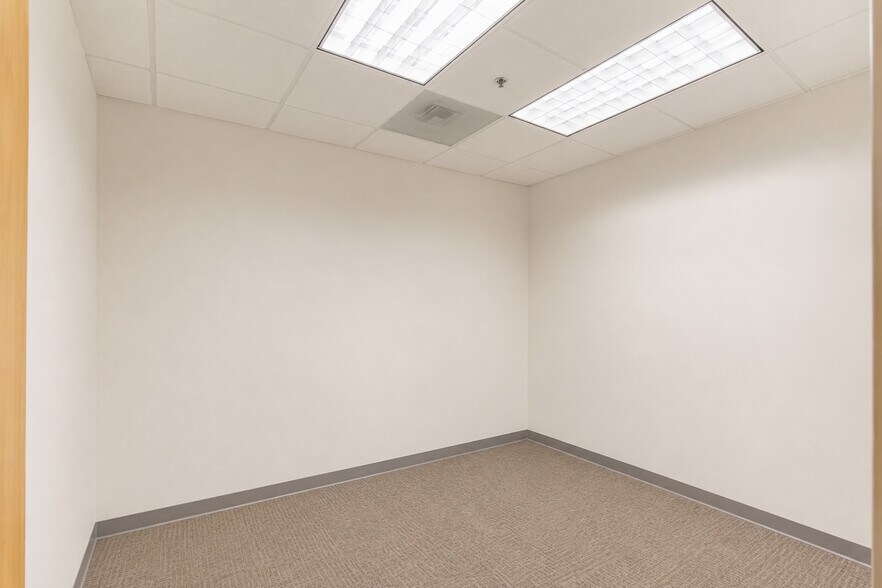 More Photos Of 950 Boardwalk, San Marcos Office For Sale
