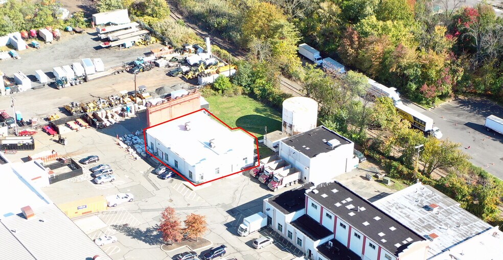 Primary Photo Of 2 Amboy Ave, Woodbridge Unknown For Lease