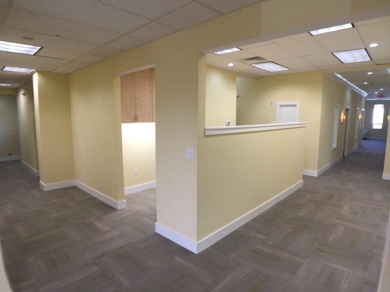 More Photos Of 677 Craig Rd, Creve Coeur Office For Lease