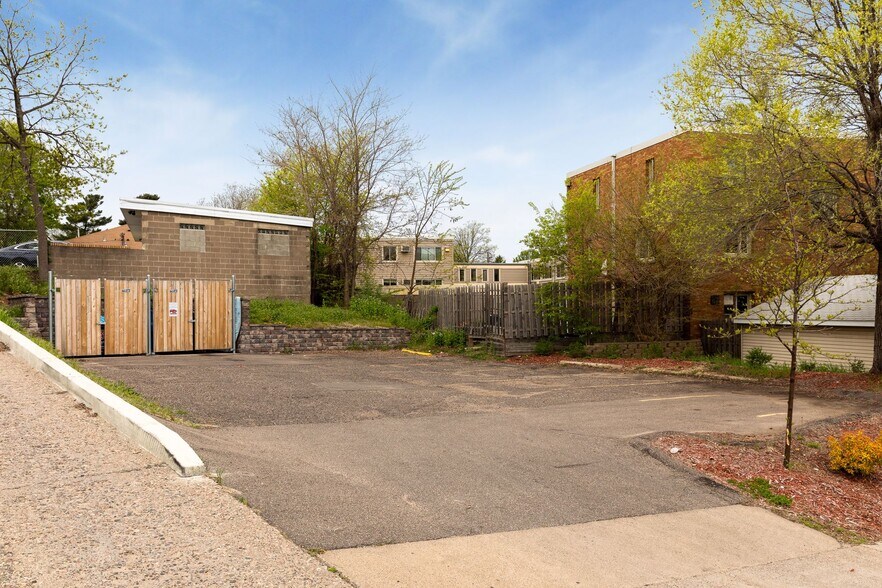 More Photos Of 800 N 42nd Ave, Minneapolis Medical For Lease