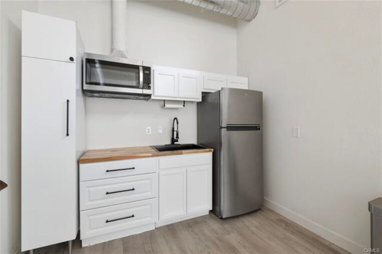 More Photos Of 555 E 3rd St, Long Beach Loft Creative Space For Sale