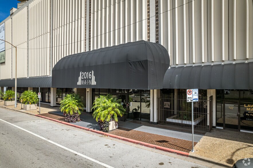 More Photos Of 2016 Main St, Houston Apartments For Sale
