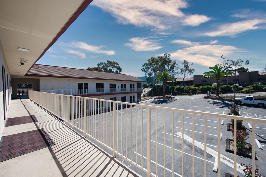 More Photos Of 5402 Ruffin Rd, San Diego Office For Lease