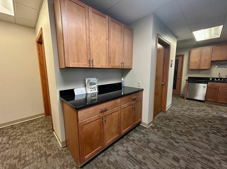 More Photos Of 11156 Main St, Cincinnati Office For Lease
