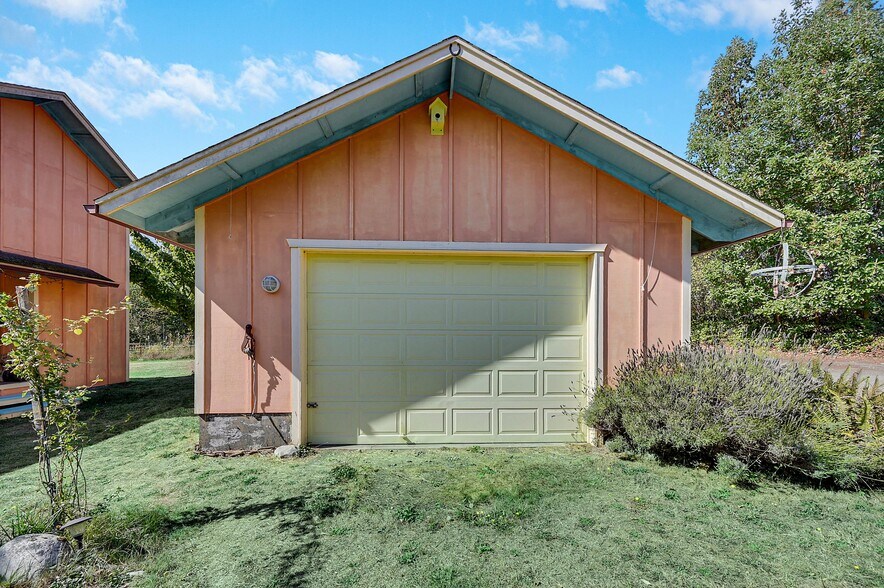 More Photos Of 1673 Woodland Dr, Port Townsend Winery Vineyard For Sale