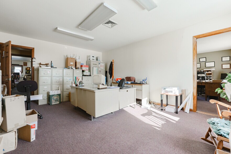 More Photos Of 310-312 Wilbur Ave, Swansea Office For Sale