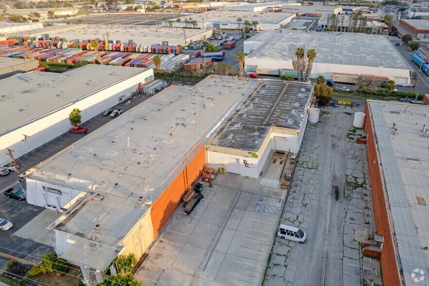 More Photos Of 3051 E Maria St, Rancho Dominguez Warehouse For Lease
