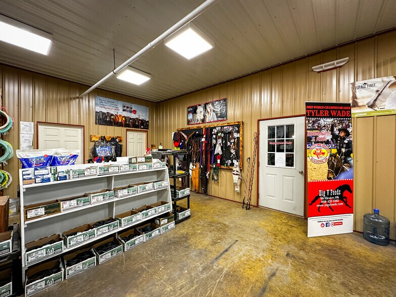 More Photos Of 230 D St NE, Miami Warehouse For Sale