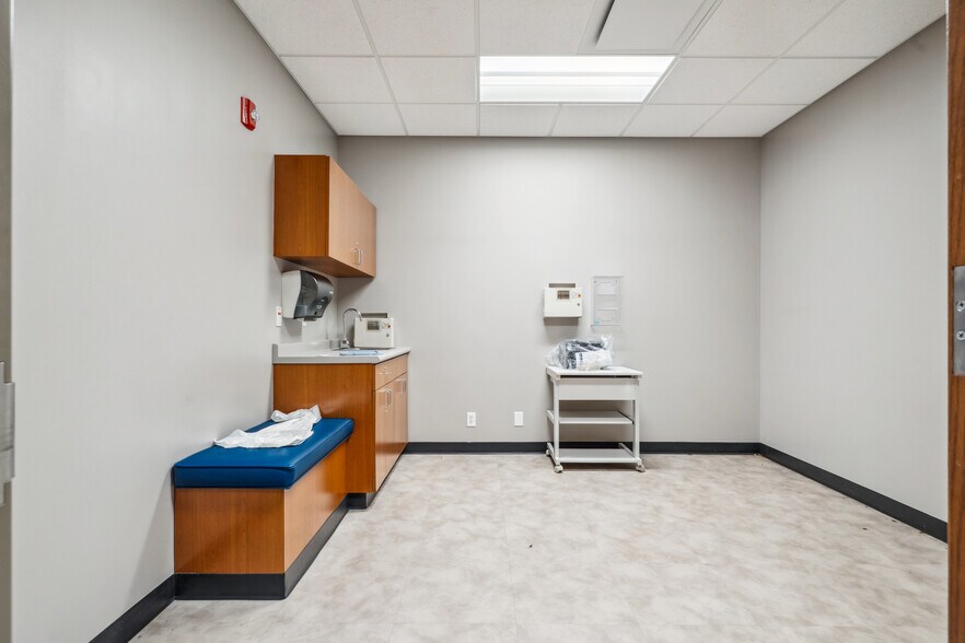 More Photos Of 1414 Main St, Keokuk Office For Lease