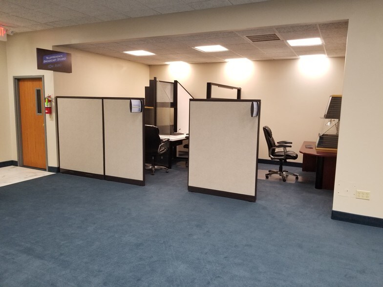 More Photos Of 35 Rockridge Rd, Englewood Warehouse For Sale