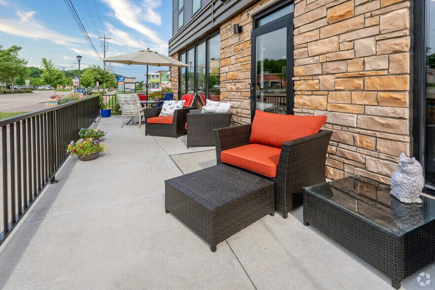 More Photos Of 1935 2nd St SW, Rochester Apartments For Sale