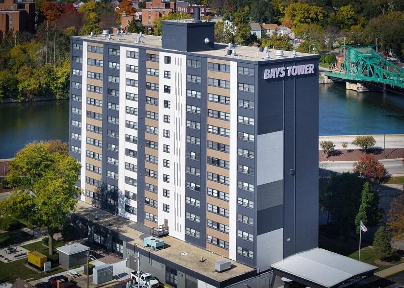 Primary Photo Of 311 N Ottawa St, Joliet Apartments For Lease
