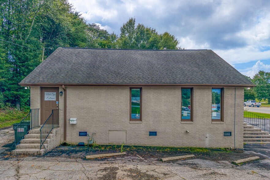 More Photos Of 807 S Pendleton St, Easley Medical For Sale