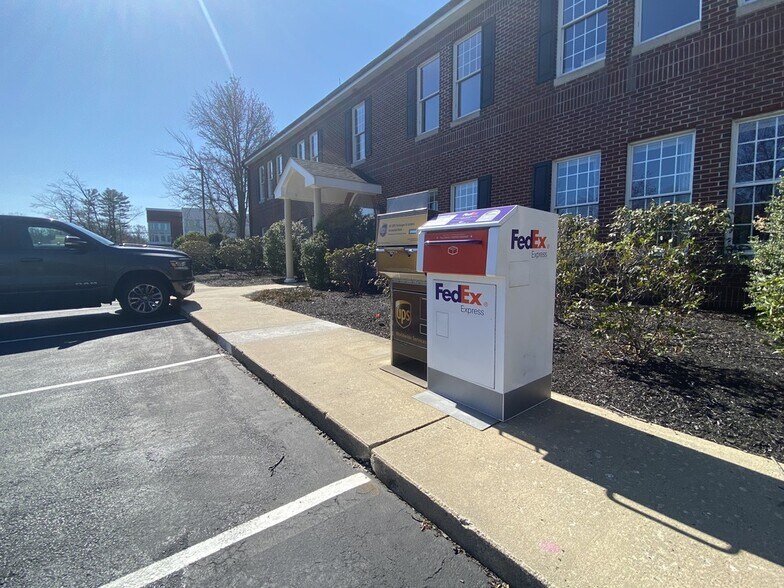 More Photos Of 231 Chief Justice Cushing Hwy, Cohasset Office For Lease