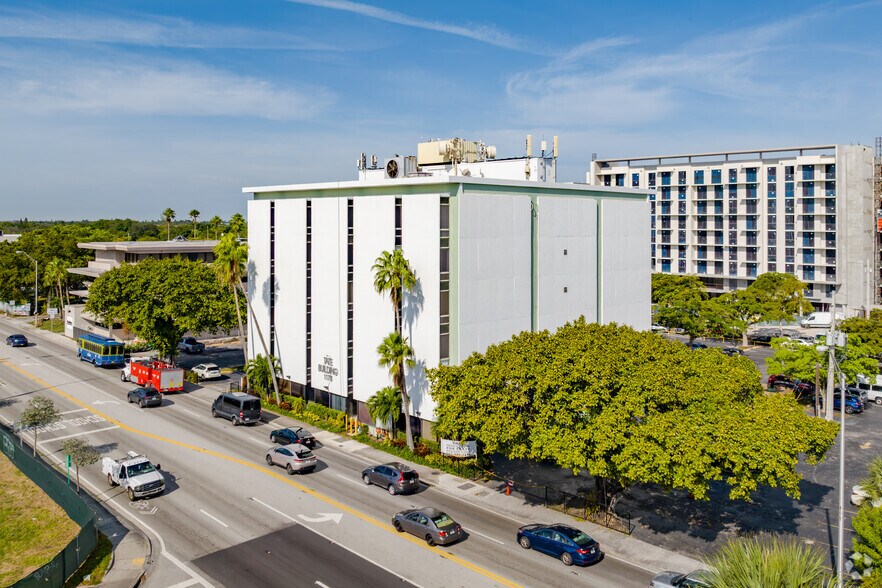 More Photos Of 1175 NE 125th St, North Miami Office For Lease