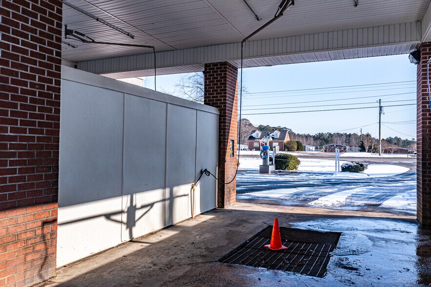 More Photos Of 4088 George Washington Memorial Hwy, Gloucester Carwash For Sale