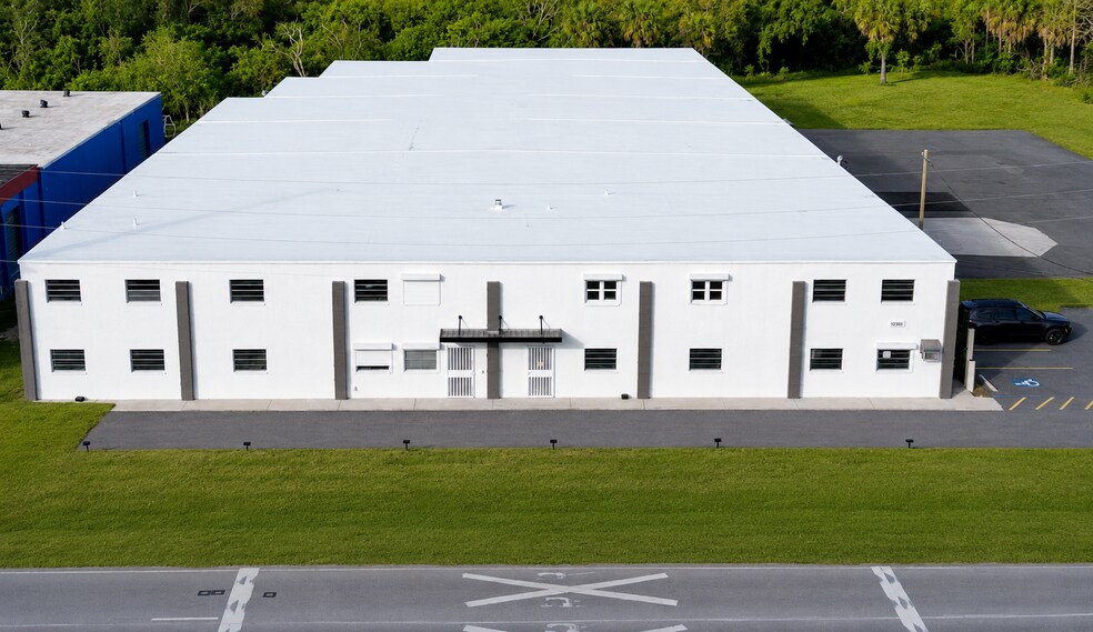 More Photos Of 12388 Starkey Rd, Largo Warehouse For Lease