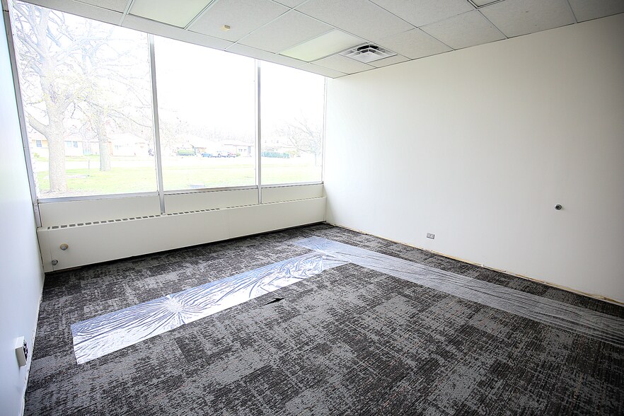 More Photos Of 646 Chicago Rd, Chicago Heights Office For Lease
