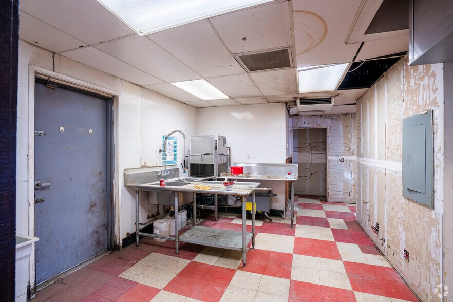 More Photos Of 376 Main St, Chester Storefront For Sale