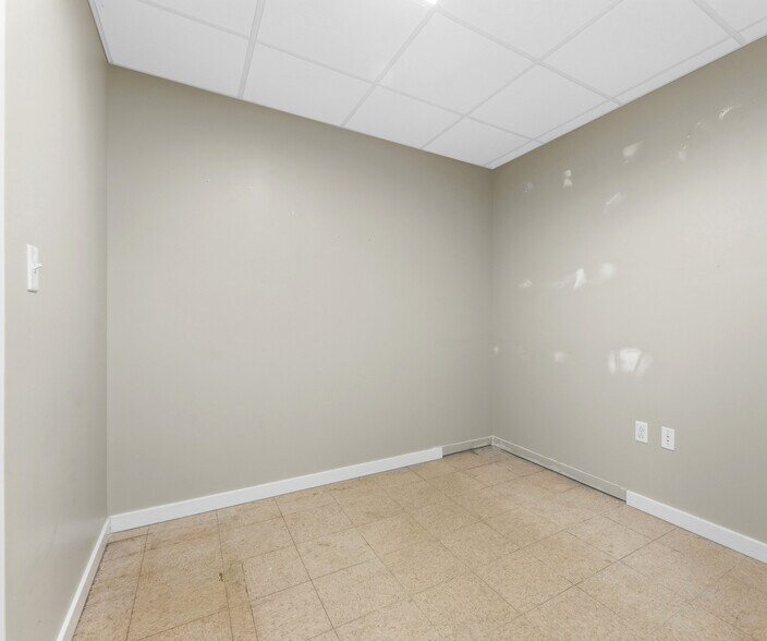 More Photos Of 180 Willey St, Morgantown Storefront For Sale