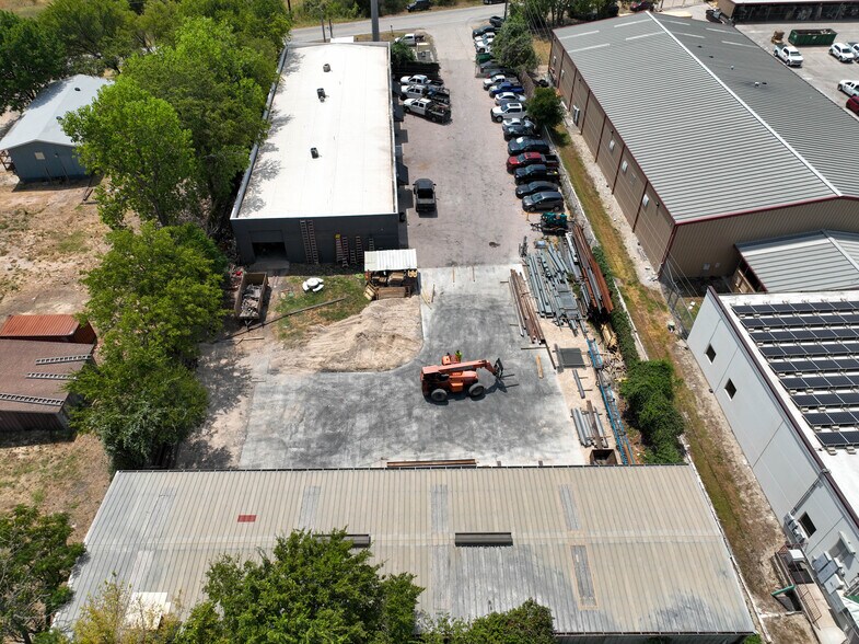 More Photos Of 9606 Old Manor Rd, Austin Warehouse For Sale