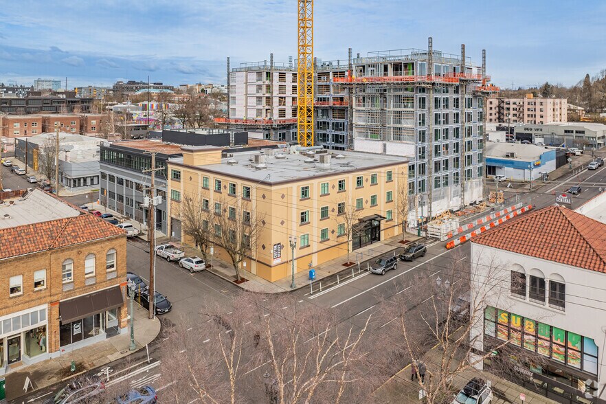 More Photos Of 819 SE Morrison St, Portland Medical For Lease