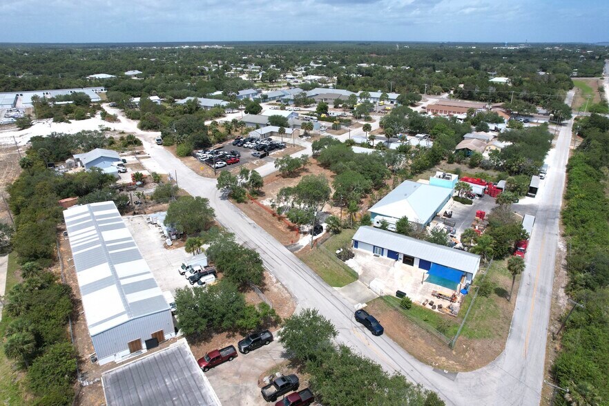More Photos Of 6820 Woodmere Rd, Sebastian Light Distribution For Sale