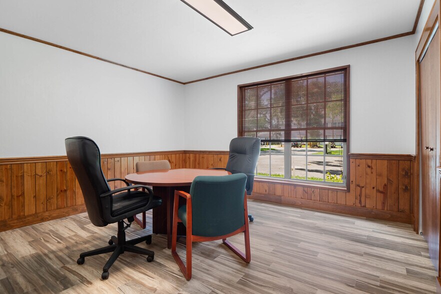 More Photos Of 123 Live Oak Ave, Daytona Beach Office Residential For Sale