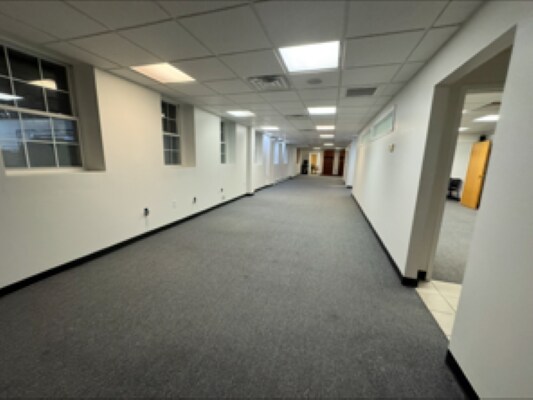More Photos Of 901 Farmington Ave, West Hartford Medical For Lease