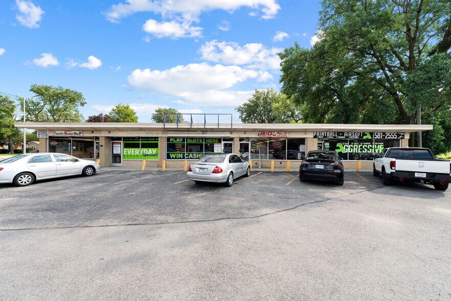 Primary Photo Of 10341 Southwest Hwy, Chicago Ridge Freestanding For Lease