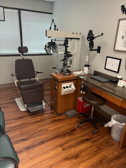 More Photos Of 860 E Swedesford Rd, Wayne Medical For Sale