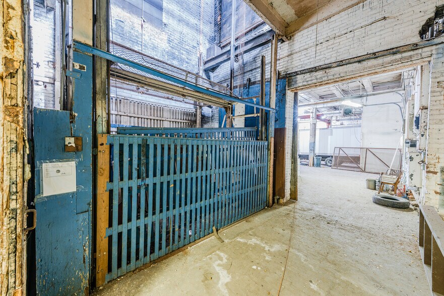 More Photos Of 3155 W 33rd St, Cleveland Warehouse For Sale